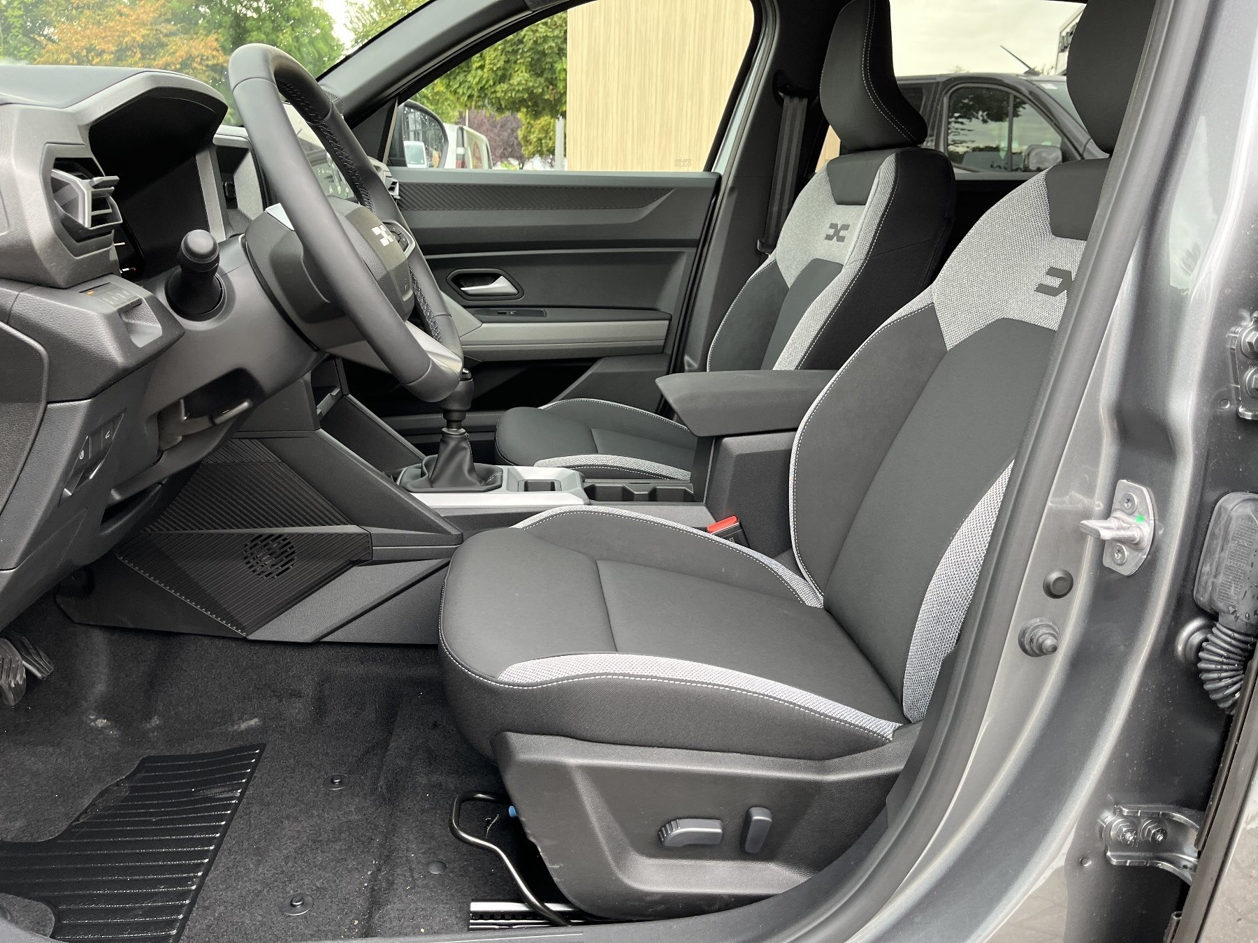 DACIA Bigster Journey TCe 140 AHK+GJR DACIA Bigster Journey TCe 140 AHK+GJR