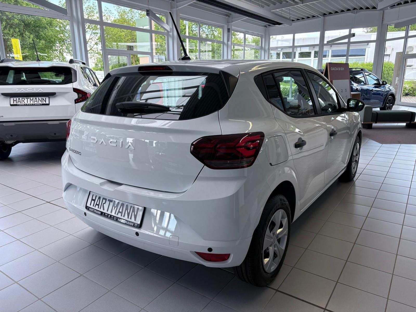 DACIA Sandero Essential TCe 90 DACIA Sandero Essential TCe 90