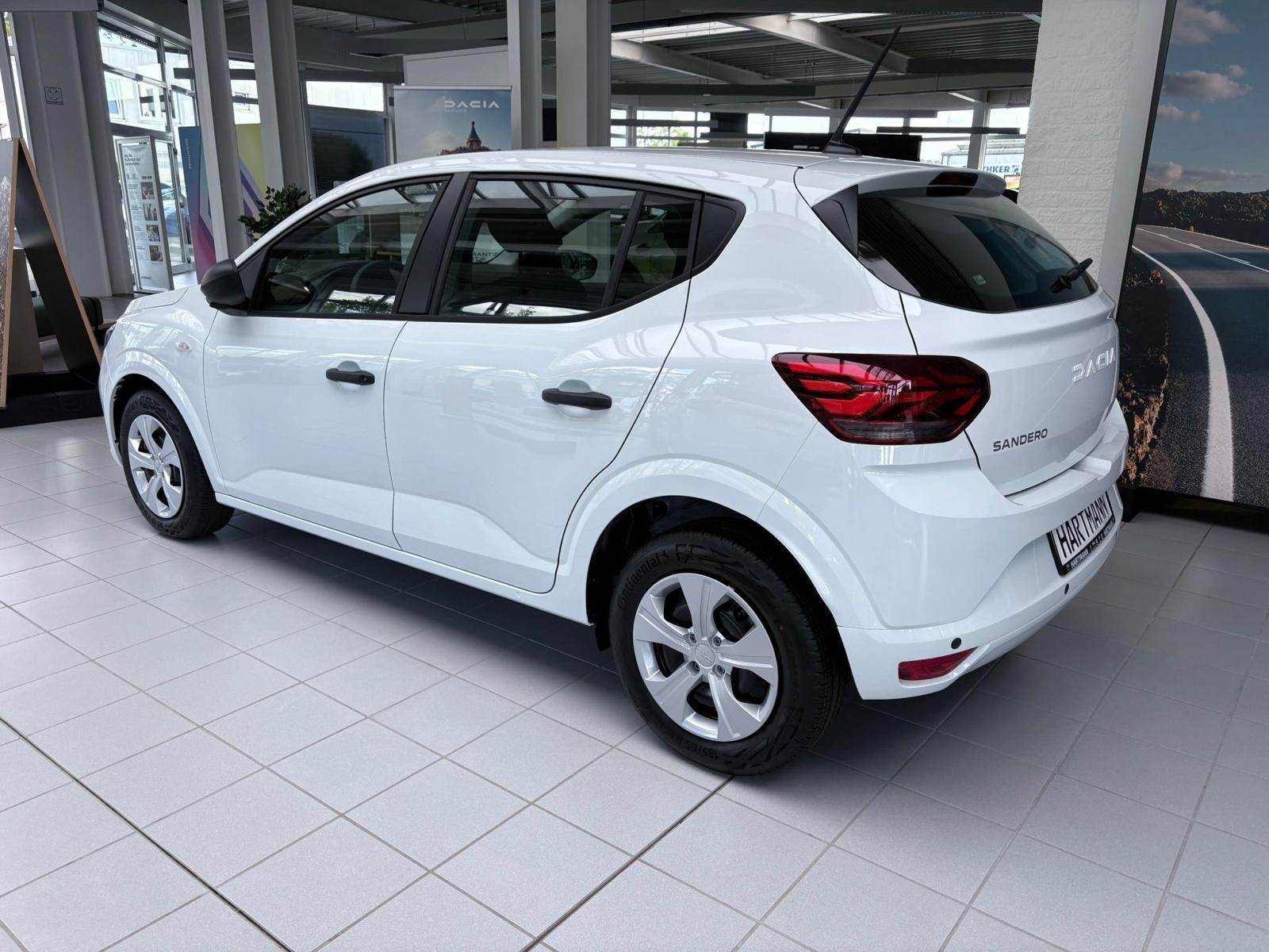 DACIA Sandero Essential TCe 90 DACIA Sandero Essential TCe 90