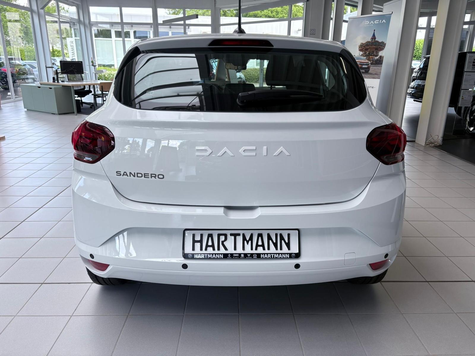 DACIA Sandero Essential TCe 90 DACIA Sandero Essential TCe 90