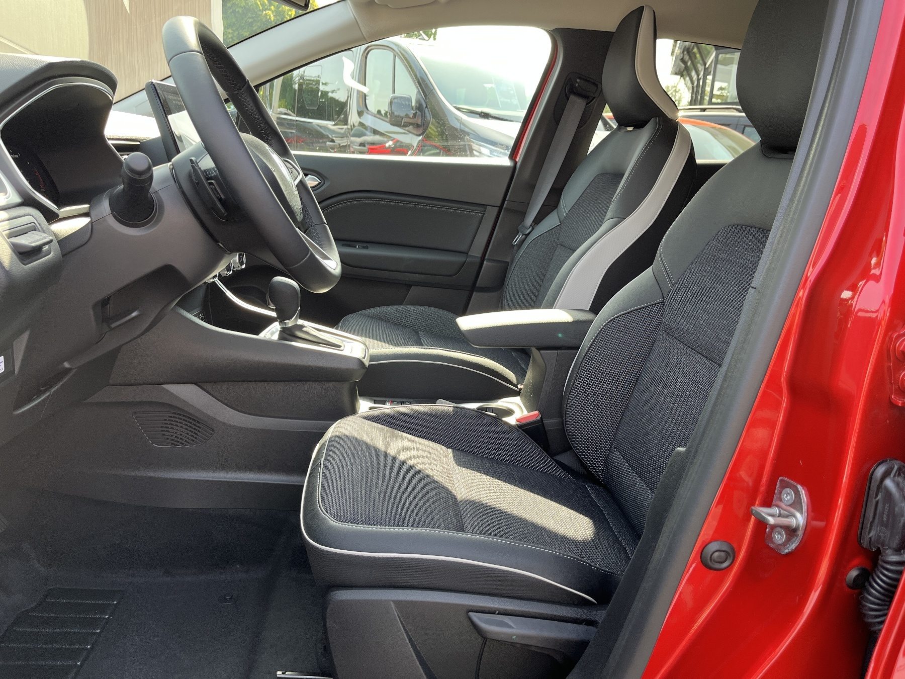 RENAULT Captur TECHNO TCe 140 EDC RENAULT Captur TECHNO TCe 140 EDC