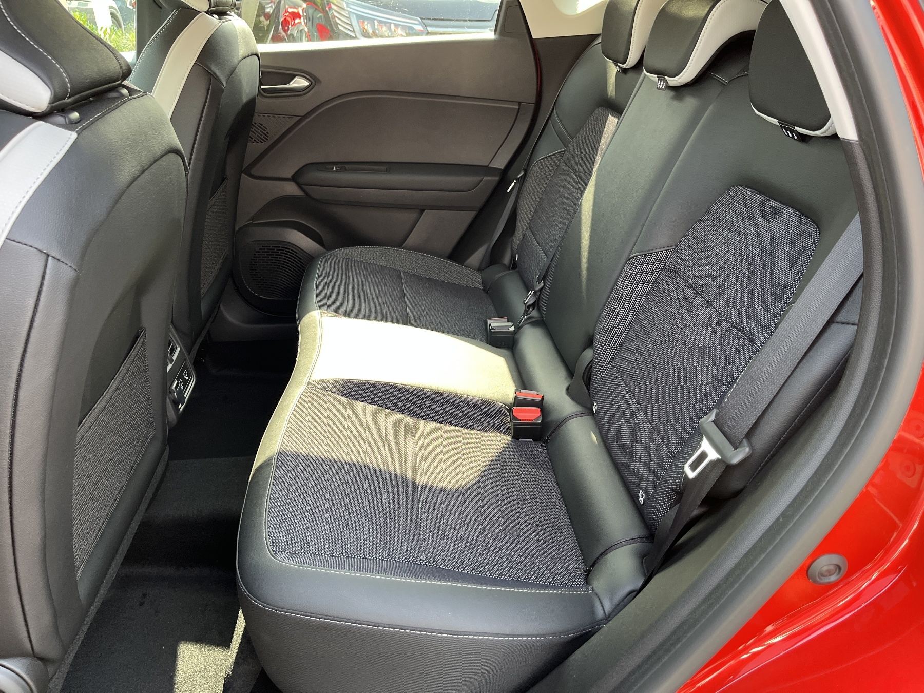 RENAULT Captur TECHNO TCe 140 EDC RENAULT Captur TECHNO TCe 140 EDC