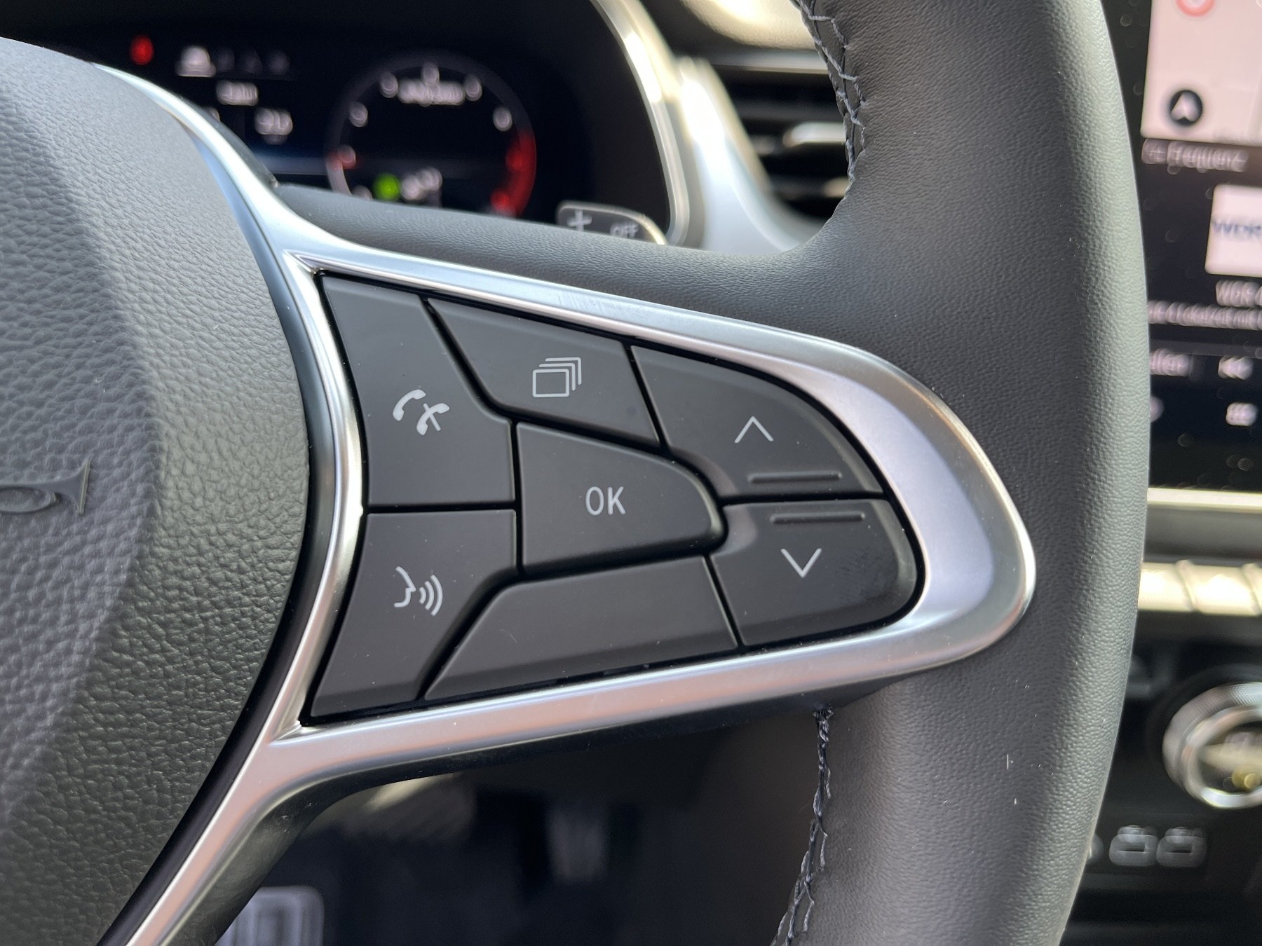 RENAULT Captur TECHNO TCe 140 EDC RENAULT Captur TECHNO TCe 140 EDC