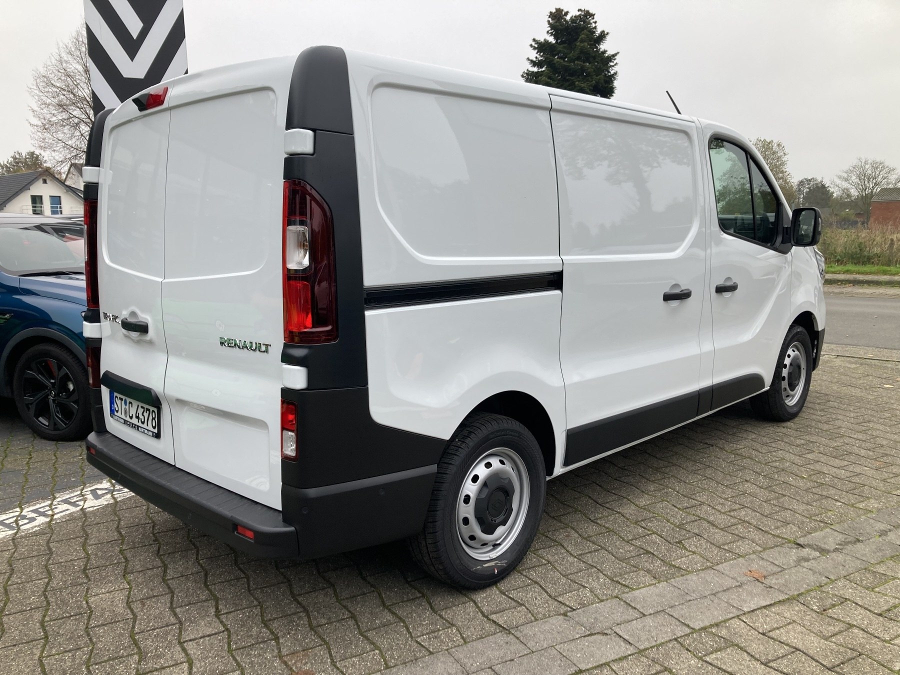 RENAULT Trafic Lkw Komfort L1H1 2,8t Blue dCi 150 EDC RENAULT Trafic Lkw Komfort L1H1 2,8t Blue dCi 150 EDC