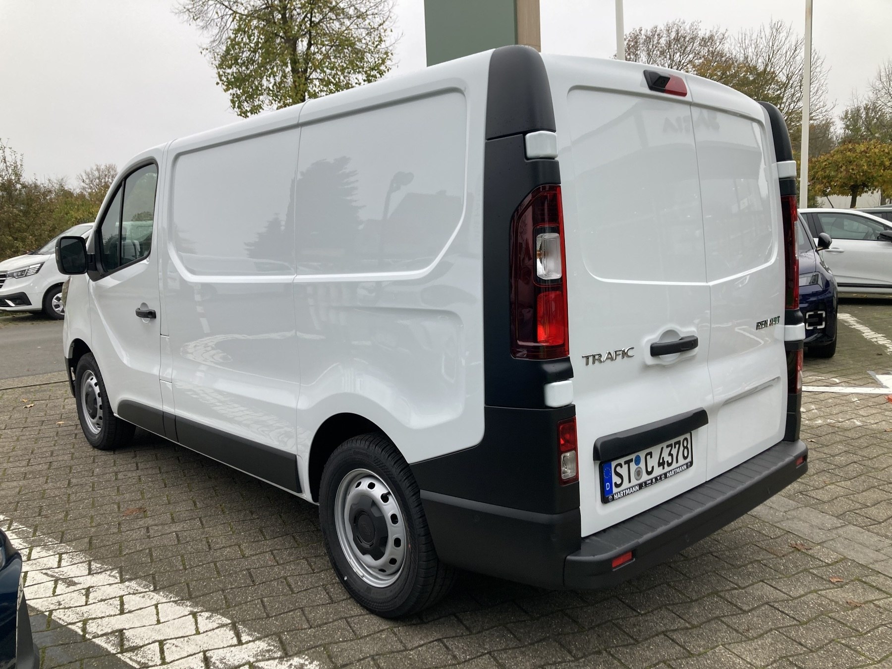 RENAULT Trafic Lkw Komfort L1H1 2,8t Blue dCi 150 EDC RENAULT Trafic Lkw Komfort L1H1 2,8t Blue dCi 150 EDC