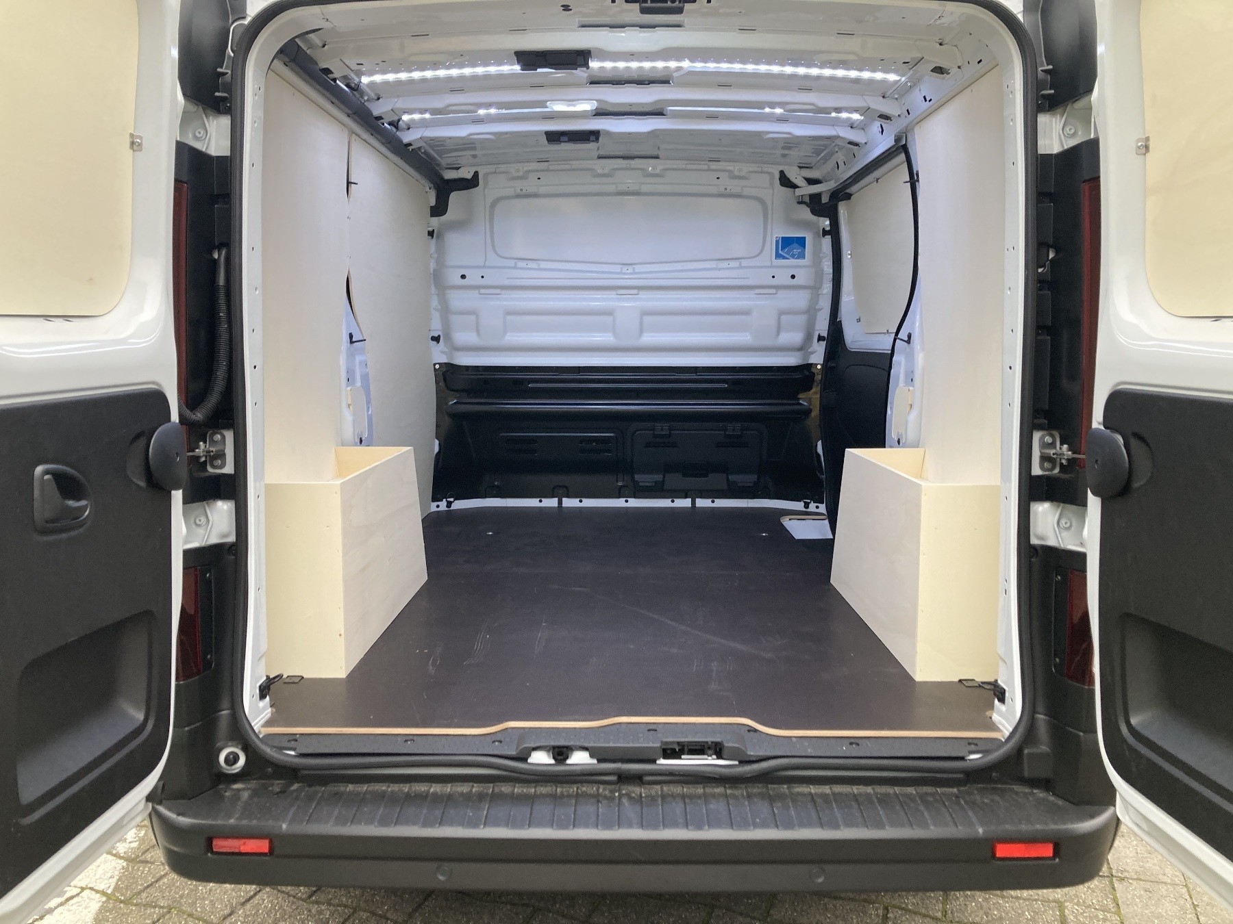 RENAULT Trafic Lkw Komfort L1H1 2,8t Blue dCi 150 EDC RENAULT Trafic Lkw Komfort L1H1 2,8t Blue dCi 150 EDC