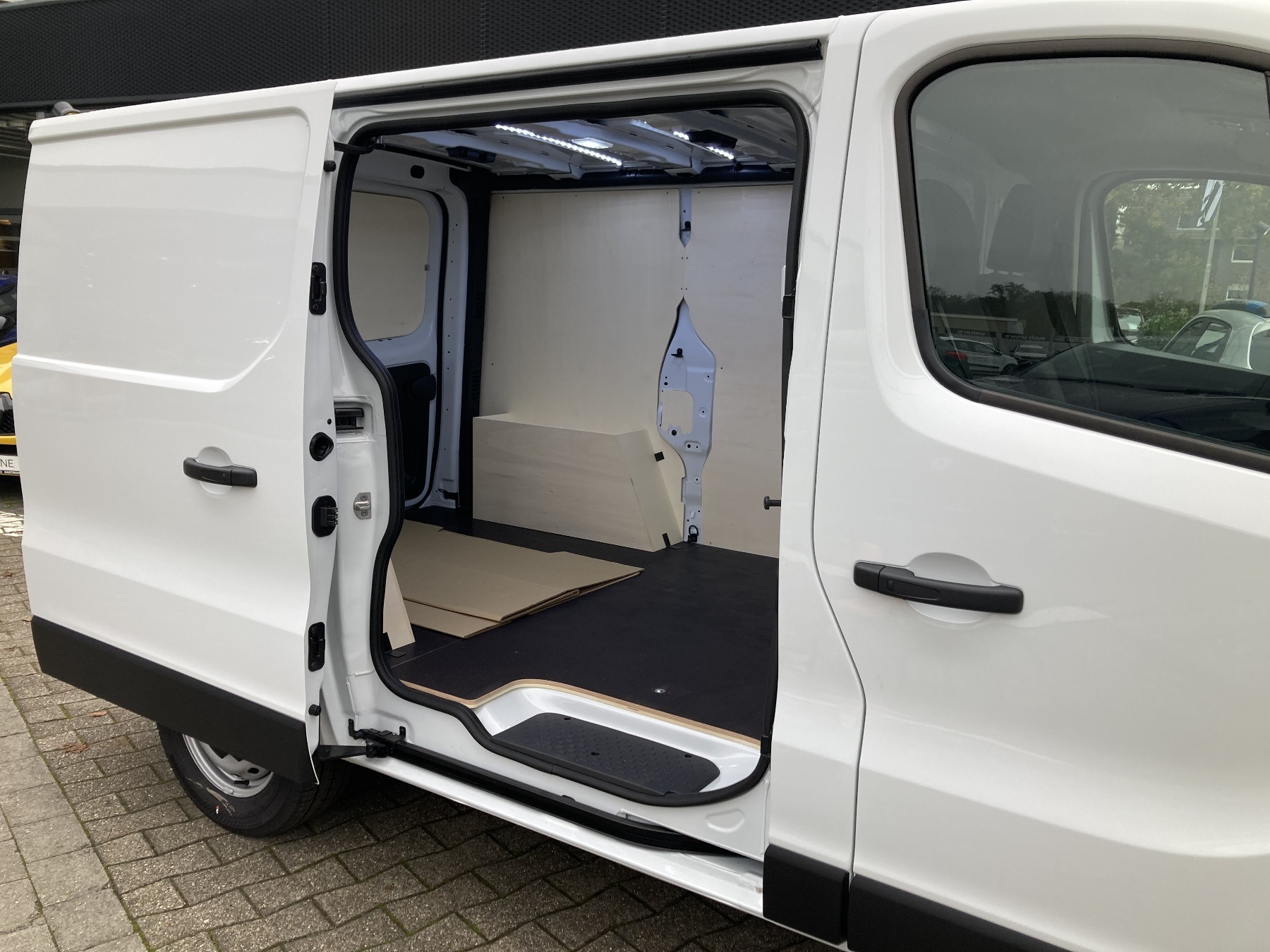 RENAULT Trafic Lkw Komfort L1H1 2,8t Blue dCi 150 EDC RENAULT Trafic Lkw Komfort L1H1 2,8t Blue dCi 150 EDC