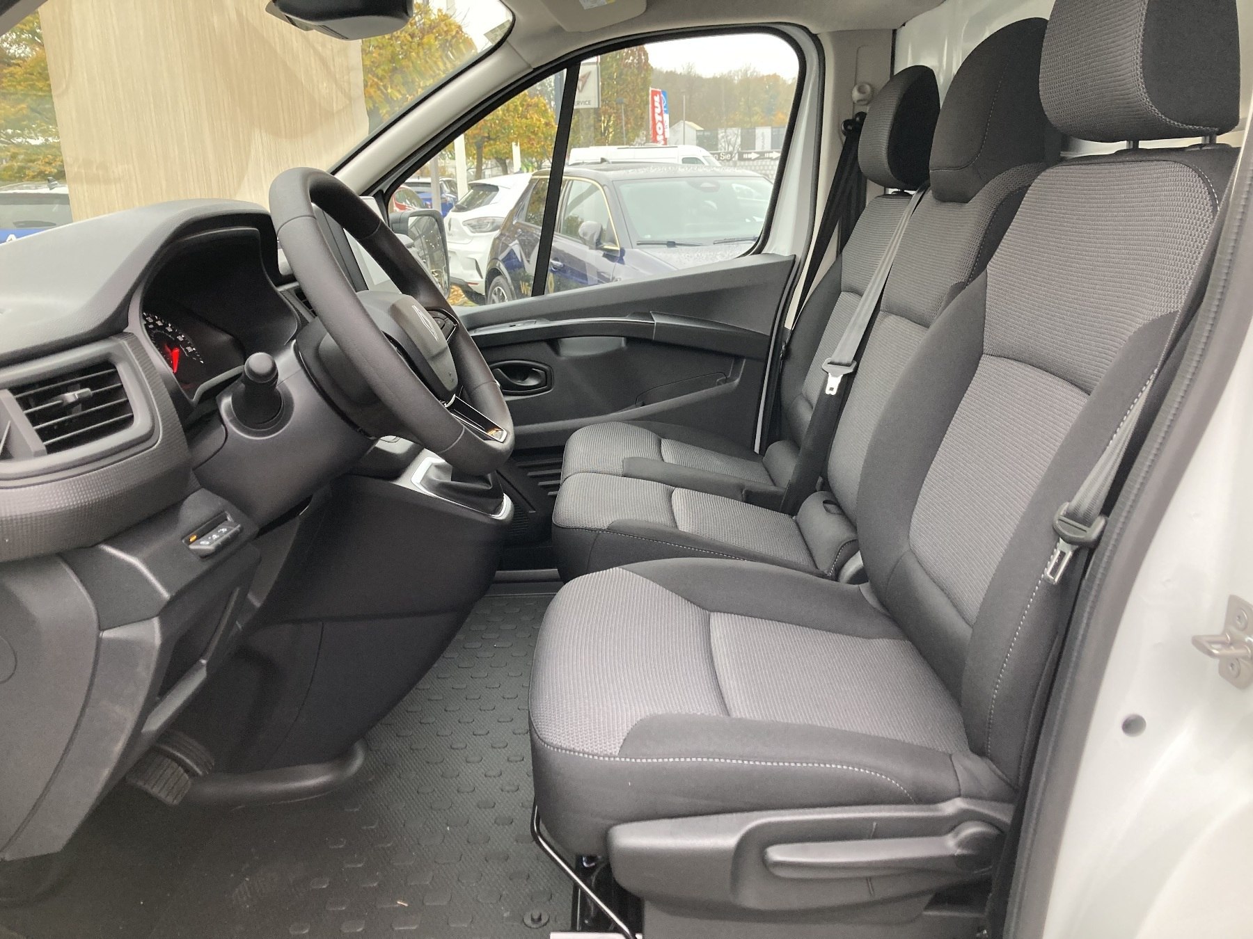 RENAULT Trafic Lkw Komfort L1H1 2,8t Blue dCi 150 EDC RENAULT Trafic Lkw Komfort L1H1 2,8t Blue dCi 150 EDC