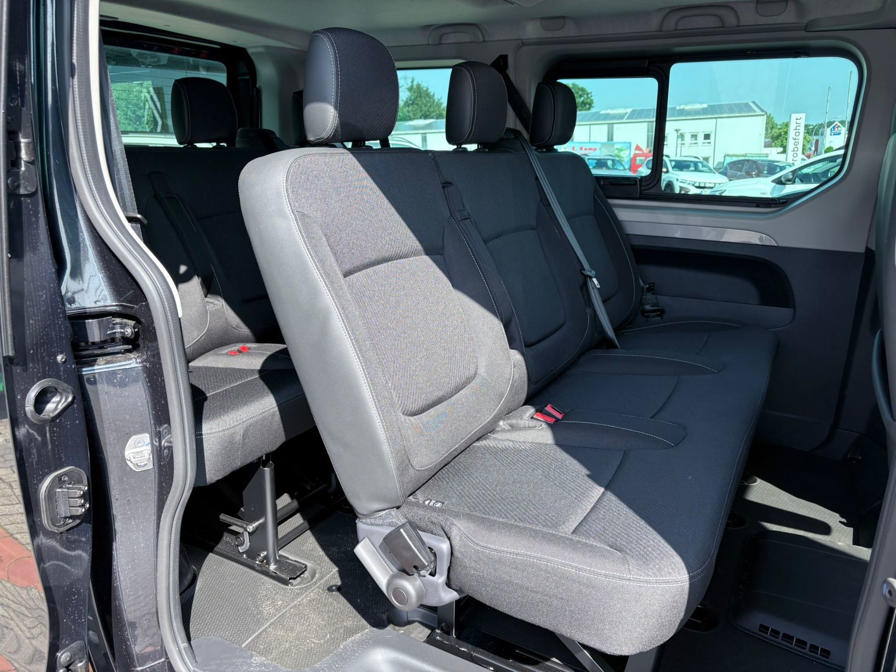 RENAULT Trafic Pkw Evolution Blue dCi 150 RENAULT Trafic Pkw Evolution Blue dCi 150