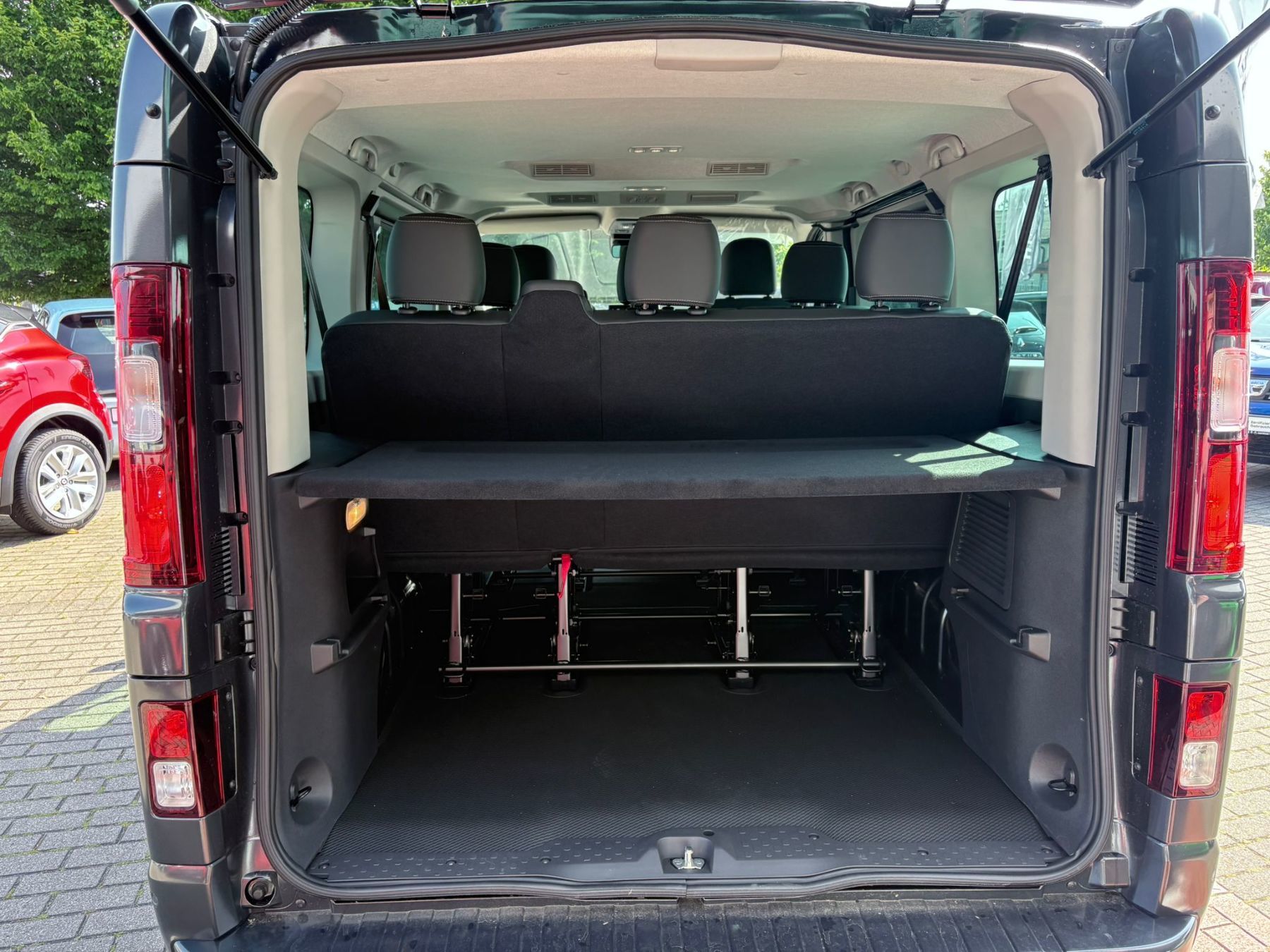 RENAULT Trafic Pkw Evolution Blue dCi 150 RENAULT Trafic Pkw Evolution Blue dCi 150