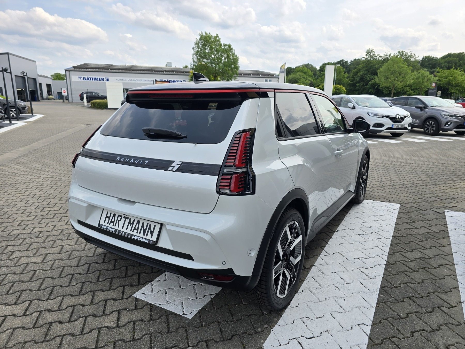 RENAULT R 5 E-Tech Techno 120 Urban Rangege RENAULT R 5 E-Tech Techno 120 Urban Rangege