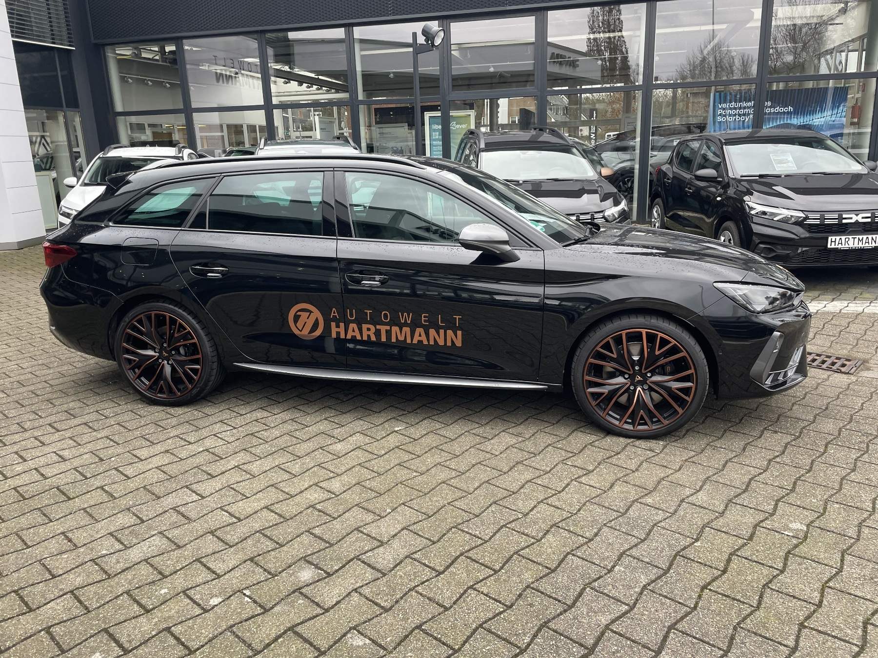 CUPRA Leon Sportstourer 1.5 TSI 110 kW CUPRA Leon Sportstourer 1.5 TSI 110 kW