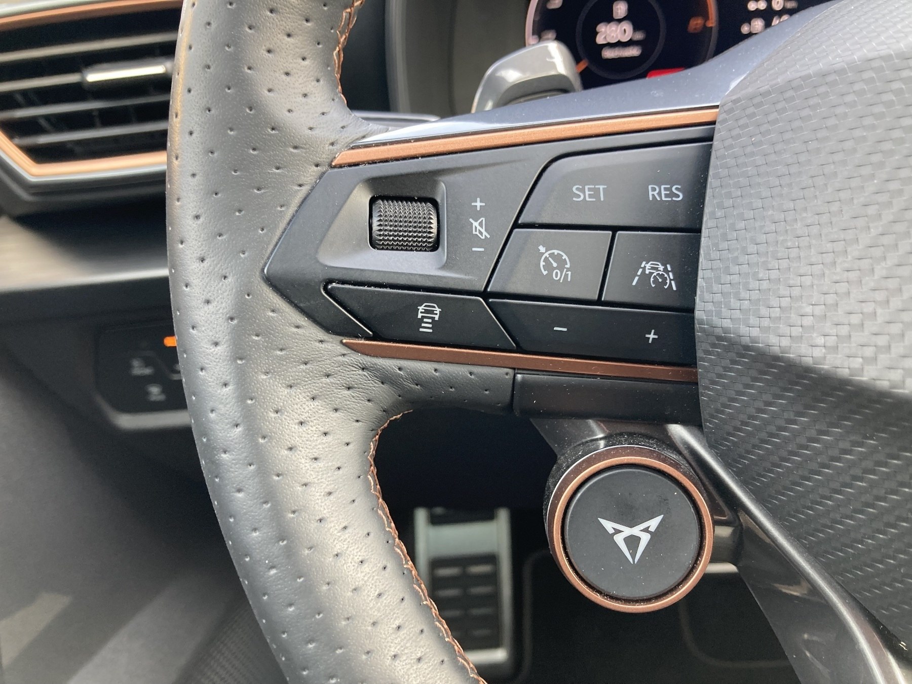 CUPRA Formentor 2,0 TSI VZ 4Drive Winter Paket CUPRA Formentor 2,0 TSI VZ 4Drive Winter Paket