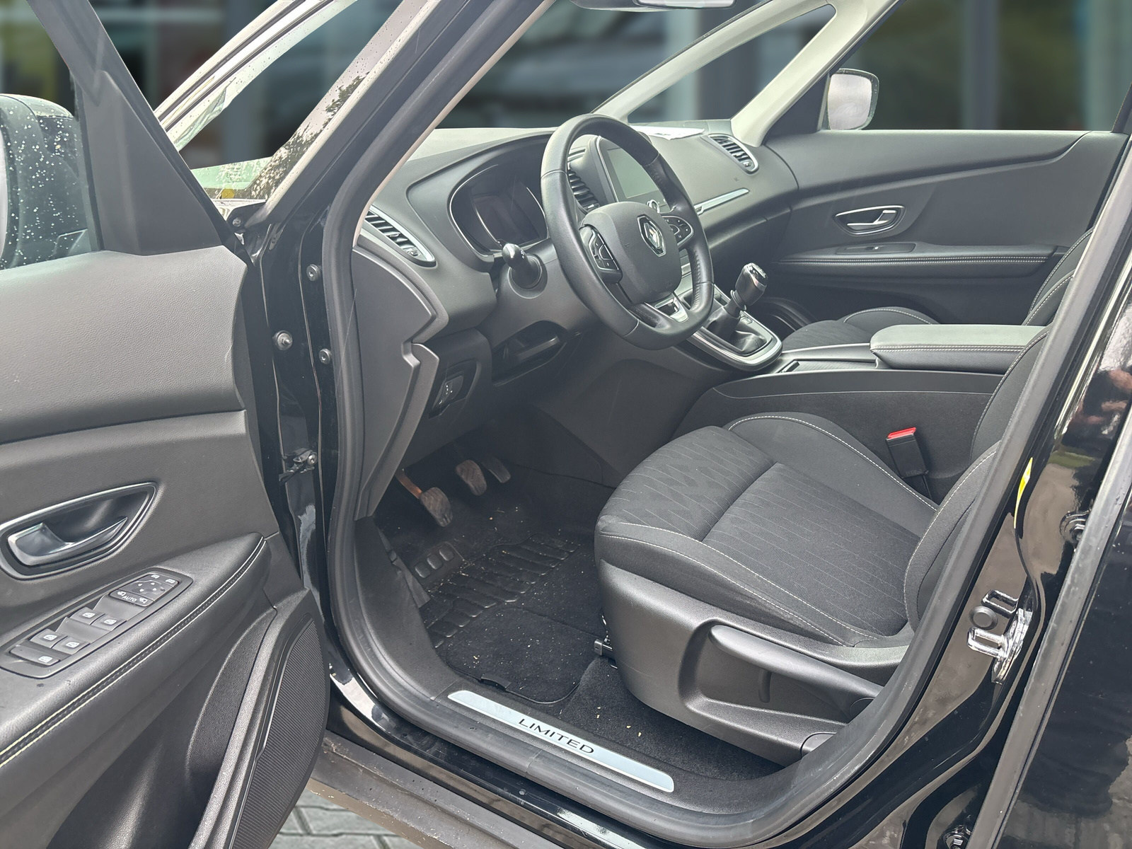 RENAULT Scenic LIMITED Deluxe ENERGY TCe 140 RENAULT Scenic LIMITED Deluxe ENERGY TCe 140