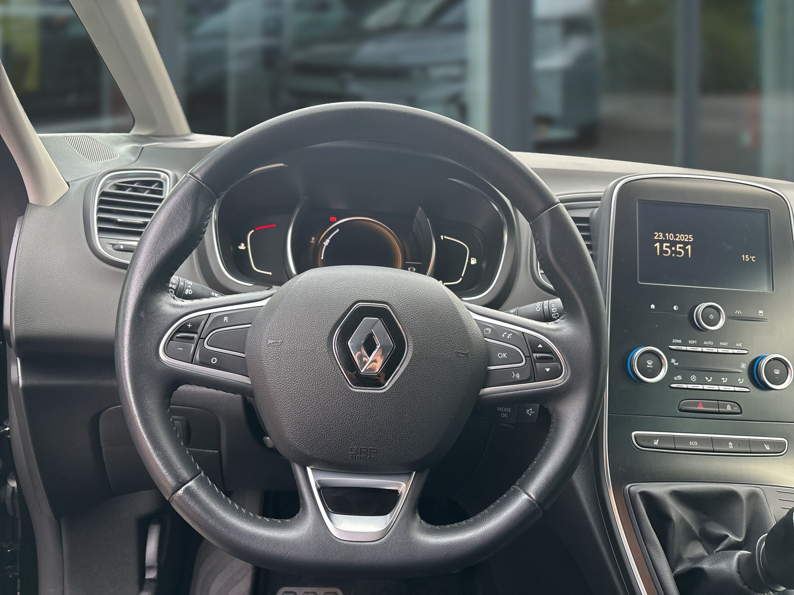 RENAULT Scenic LIMITED Deluxe ENERGY TCe 140 RENAULT Scenic LIMITED Deluxe ENERGY TCe 140