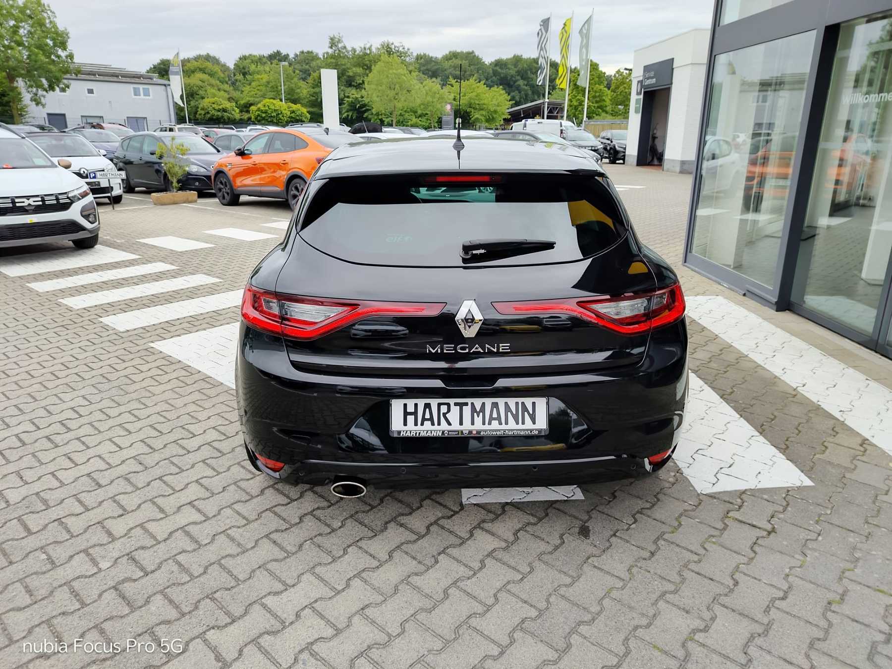 RENAULT Megane IV Symphony ENERGY TCe 130 RENAULT Megane IV Symphony ENERGY TCe 130