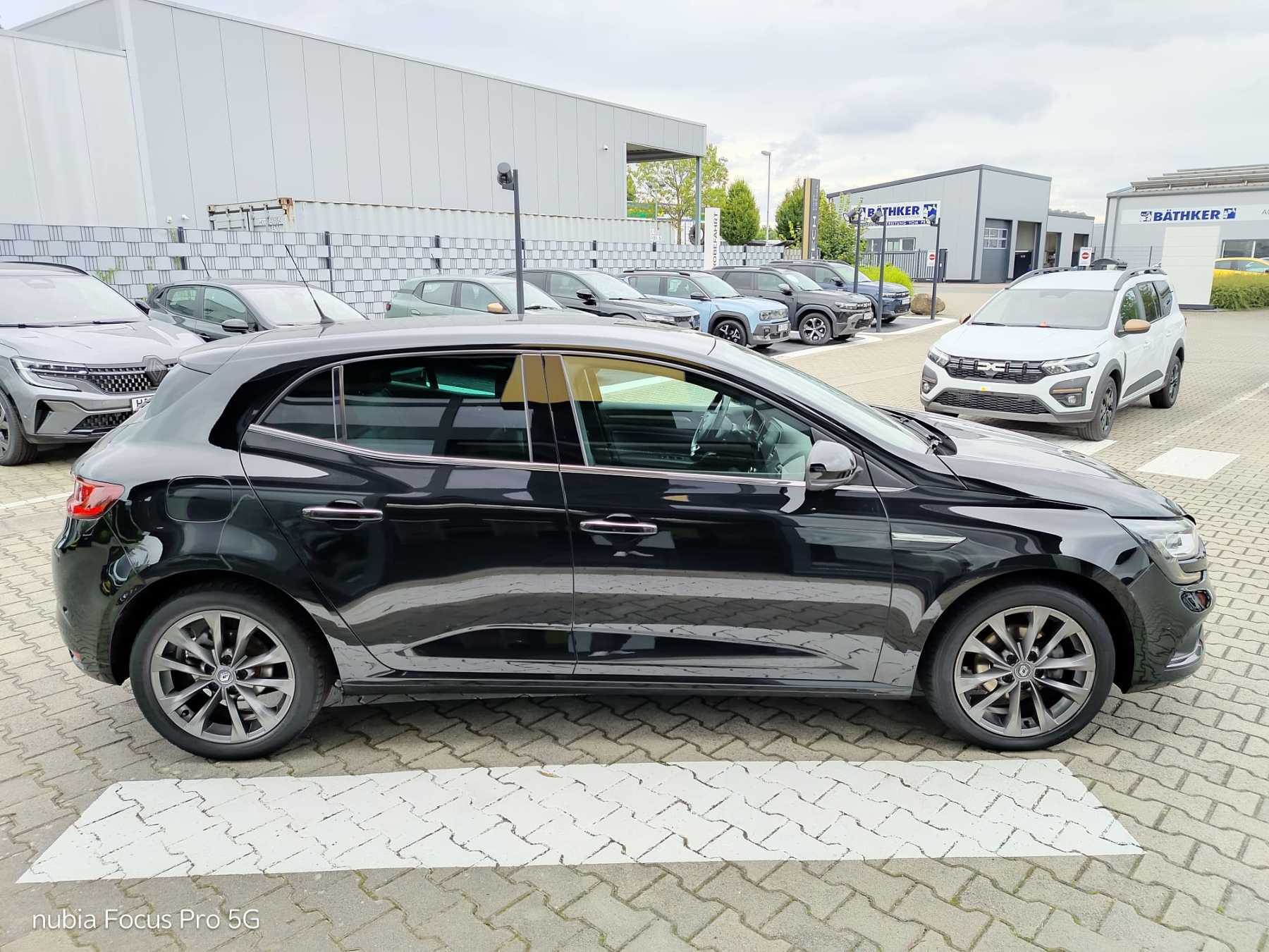RENAULT Megane IV Symphony ENERGY TCe 130 RENAULT Megane IV Symphony ENERGY TCe 130