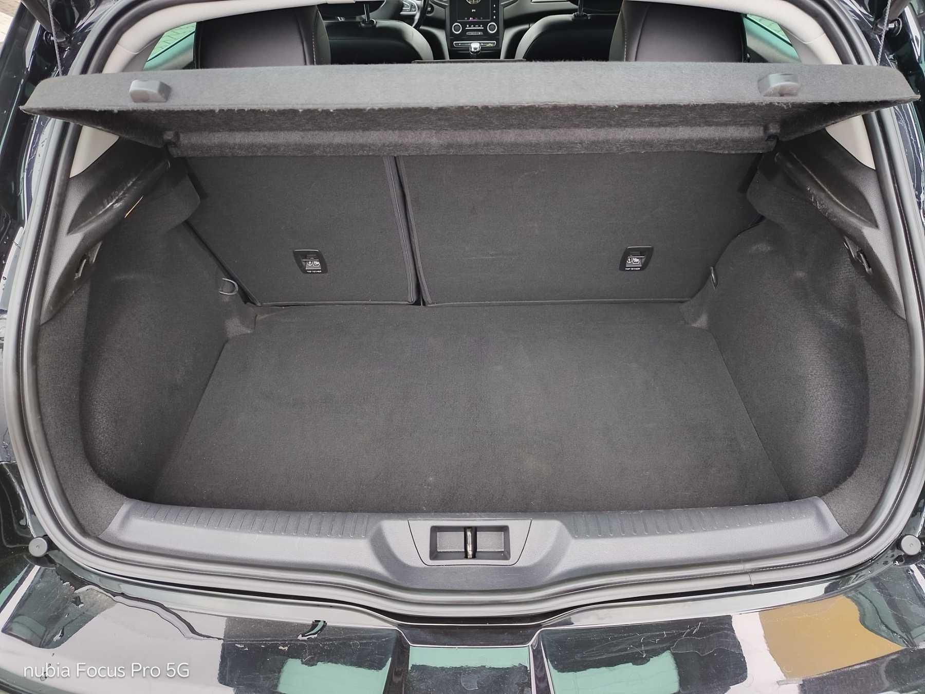 RENAULT Megane IV Symphony ENERGY TCe 130 RENAULT Megane IV Symphony ENERGY TCe 130