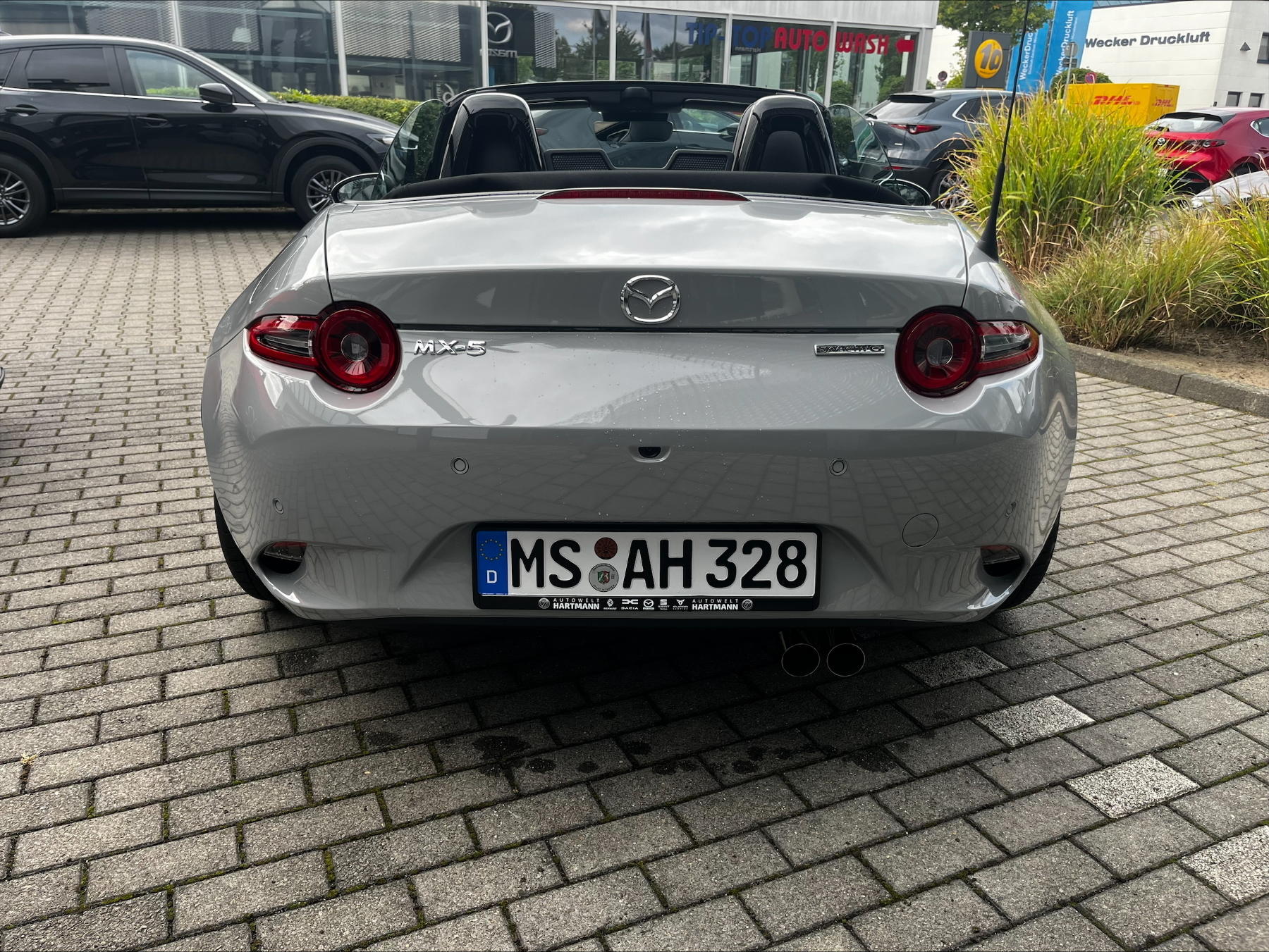 MAZDA MX-5 1.5L SKYACTIV-G 132 6MT RWD Homura MAZDA MX-5 1.5L SKYACTIV-G 132 6MT RWD Homura