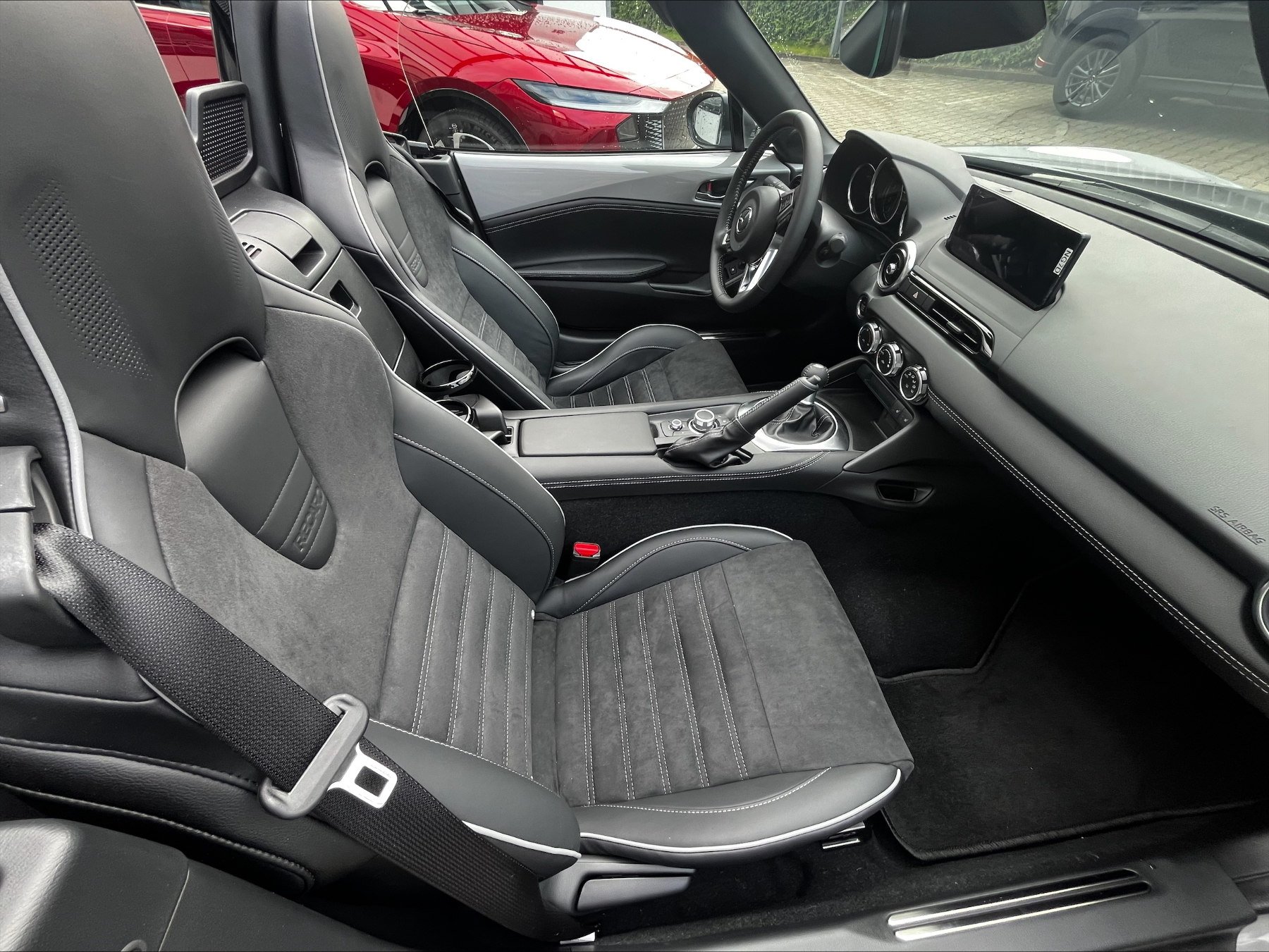 MAZDA MX-5 1.5L SKYACTIV-G 132 6MT RWD Homura MAZDA MX-5 1.5L SKYACTIV-G 132 6MT RWD Homura