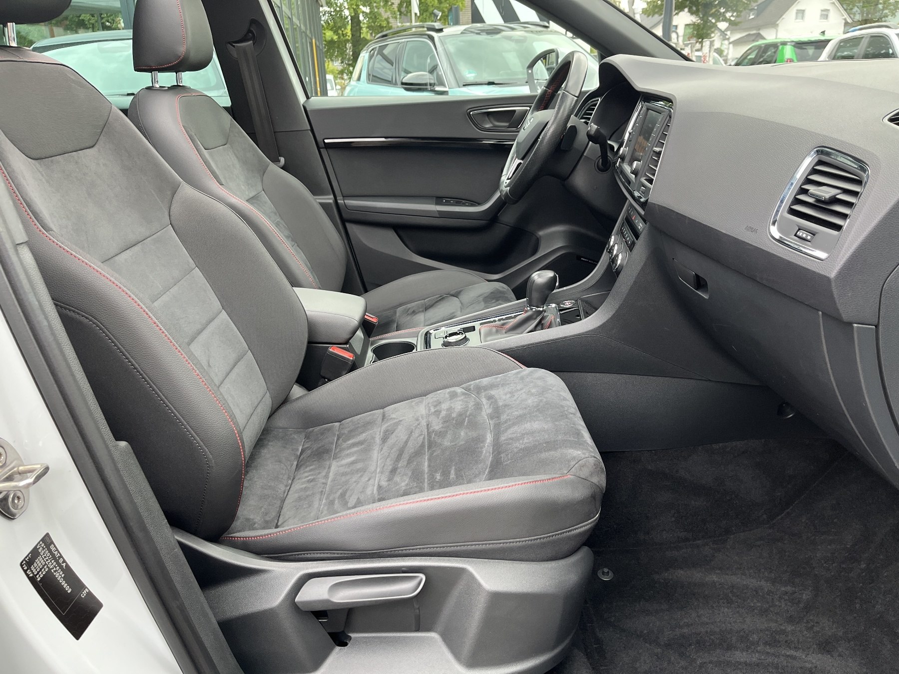 SEAT Ateca FR 4Drive 2,0Tsi 7-Gang-DSF Pano-Dach,360* SEAT Ateca FR 4Drive 2,0Tsi 7-Gang-DSF Pano-Dach,360*