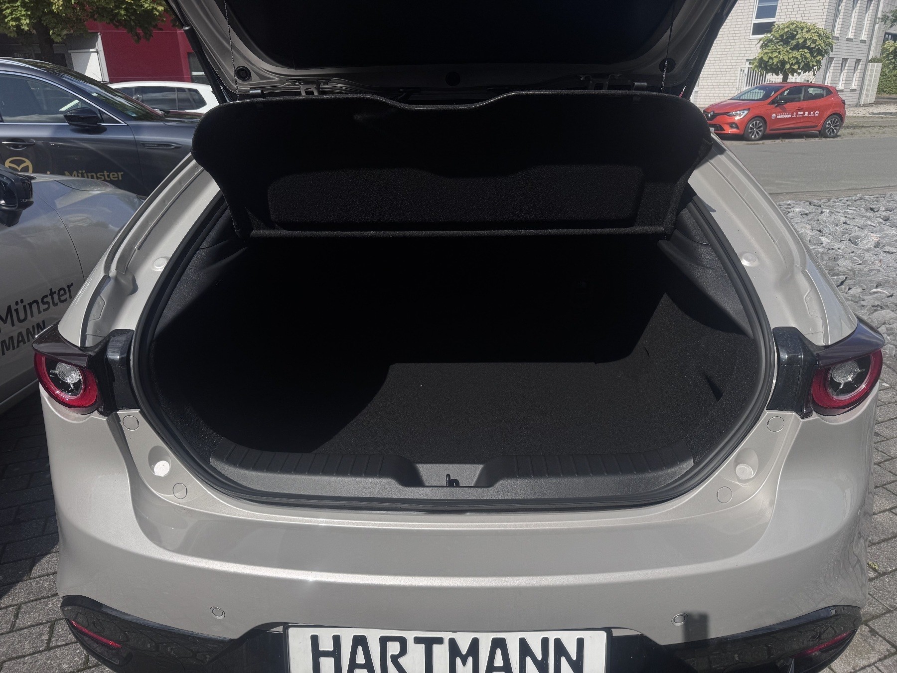 MAZDA 3 2.5L e-SKYACTIV G 140ps 6AT FWD Exclusive-line MAZDA 3 2.5L e-SKYACTIV G 140ps 6AT FWD Exclusive-line