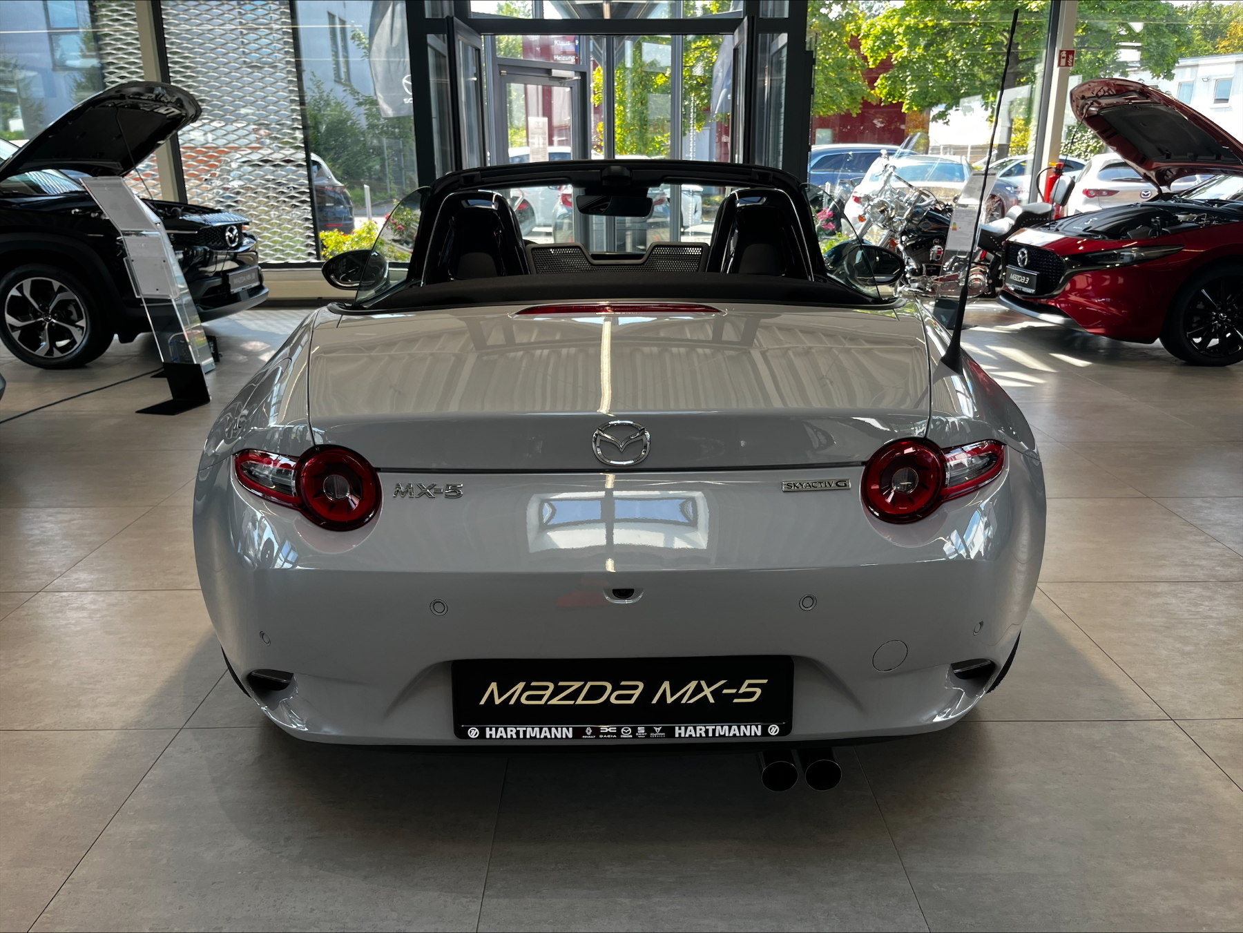 MAZDA MX-5 1.5L SKYACTIV-G 132 6MT RWD Homura MAZDA MX-5 1.5L SKYACTIV-G 132 6MT RWD Homura