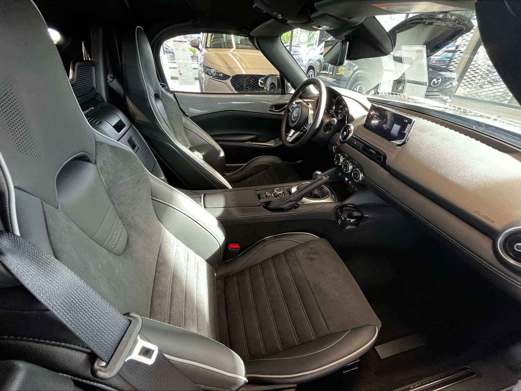 MAZDA MX-5 1.5L SKYACTIV-G 132 6MT RWD Homura MAZDA MX-5 1.5L SKYACTIV-G 132 6MT RWD Homura