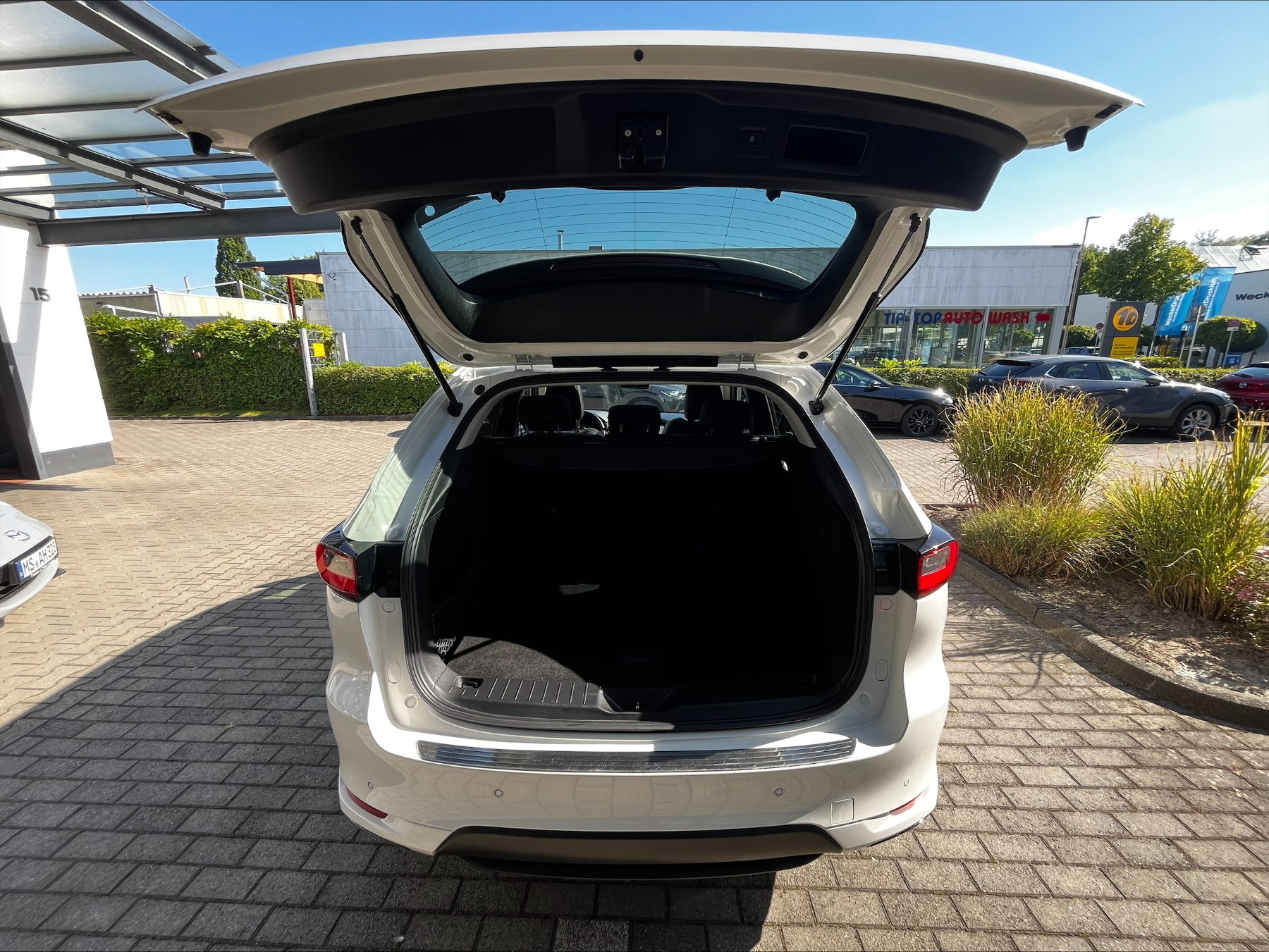 MAZDA CX-60 Homura Hybrid AWD 327PS Panorama AHK MAZDA CX-60 Homura Hybrid AWD 327PS Panorama AHK