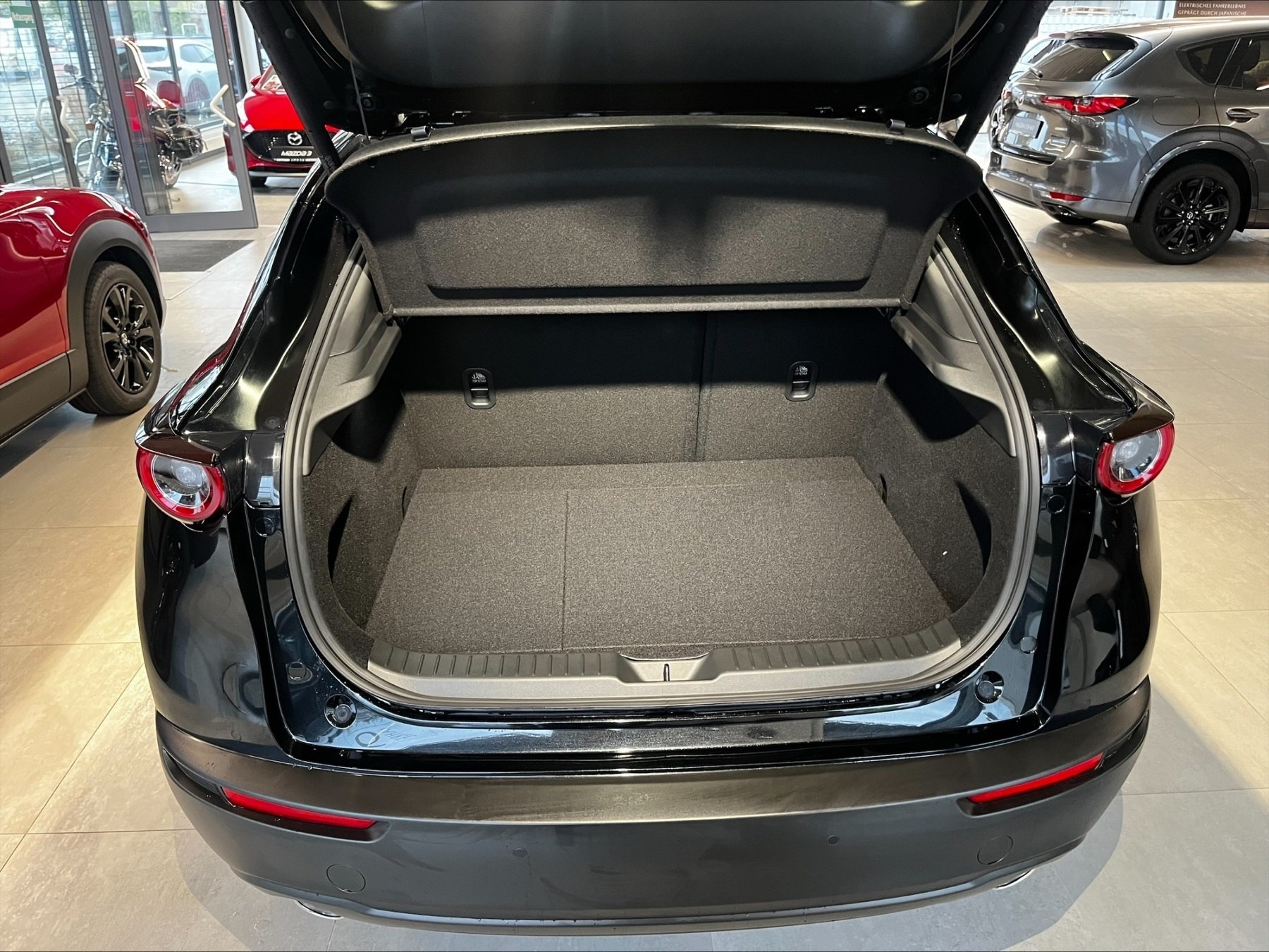 MAZDA CX-30 Exclusive-Line 2.0L e-SKYACTIV X 186ps AHK MAZDA CX-30 Exclusive-Line 2.0L e-SKYACTIV X 186ps AHK