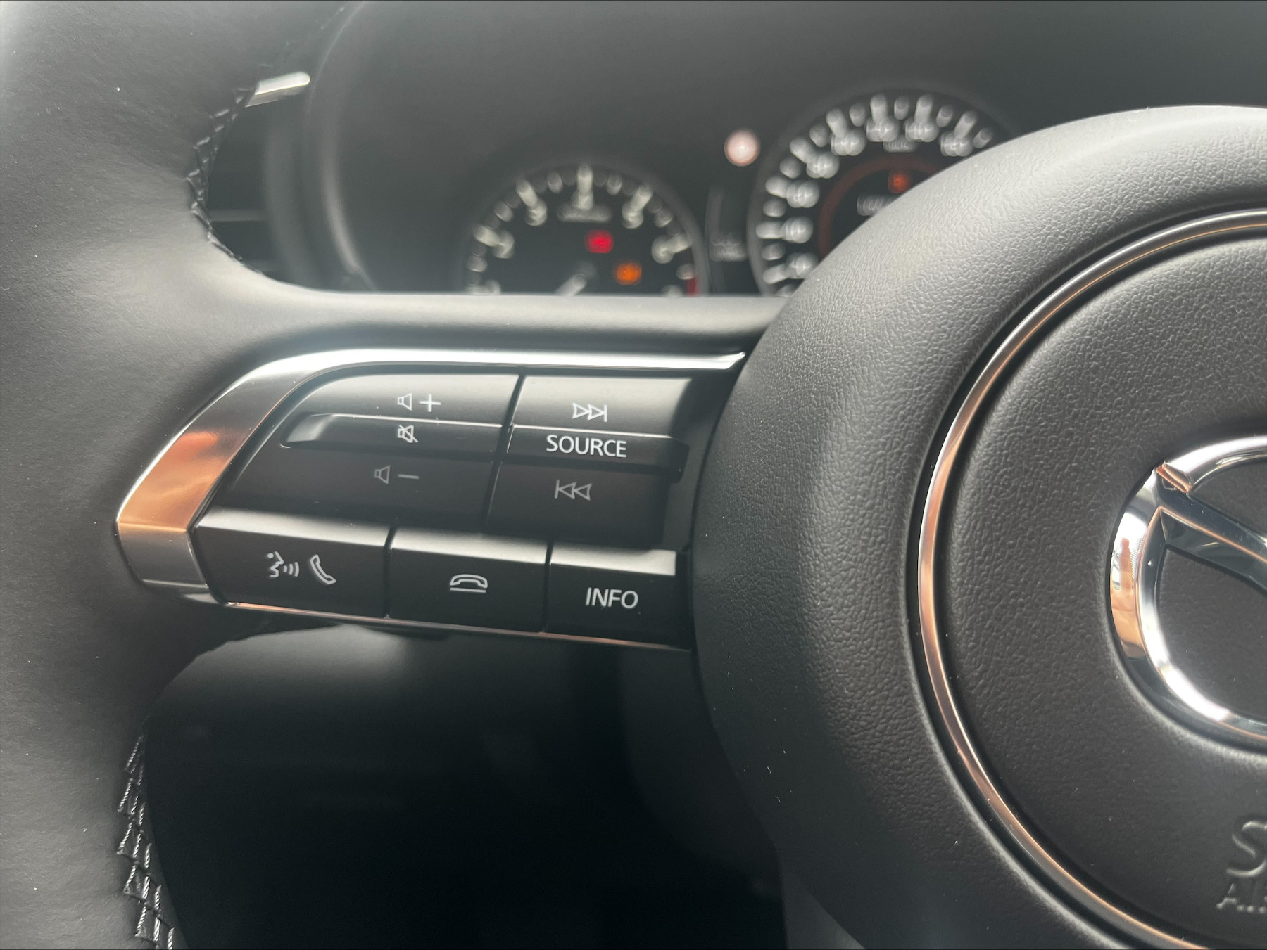 MAZDA CX-30 2.5L e-SKYACTIV G 140ps Exclusive-line AHK MAZDA CX-30 2.5L e-SKYACTIV G 140ps Exclusive-line AHK