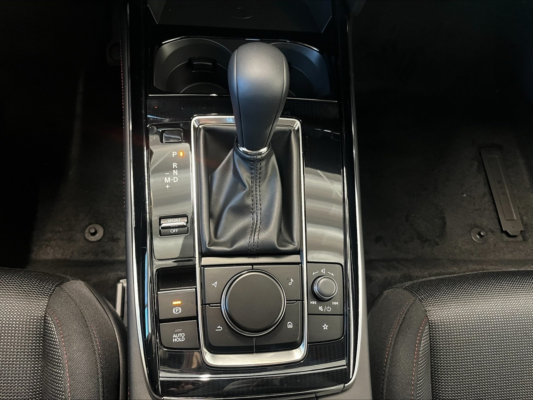 MAZDA CX-30 2.5L e-SKYACTIV G 140ps 6AT FWD Homura MAZDA CX-30 2.5L e-SKYACTIV G 140ps 6AT FWD Homura