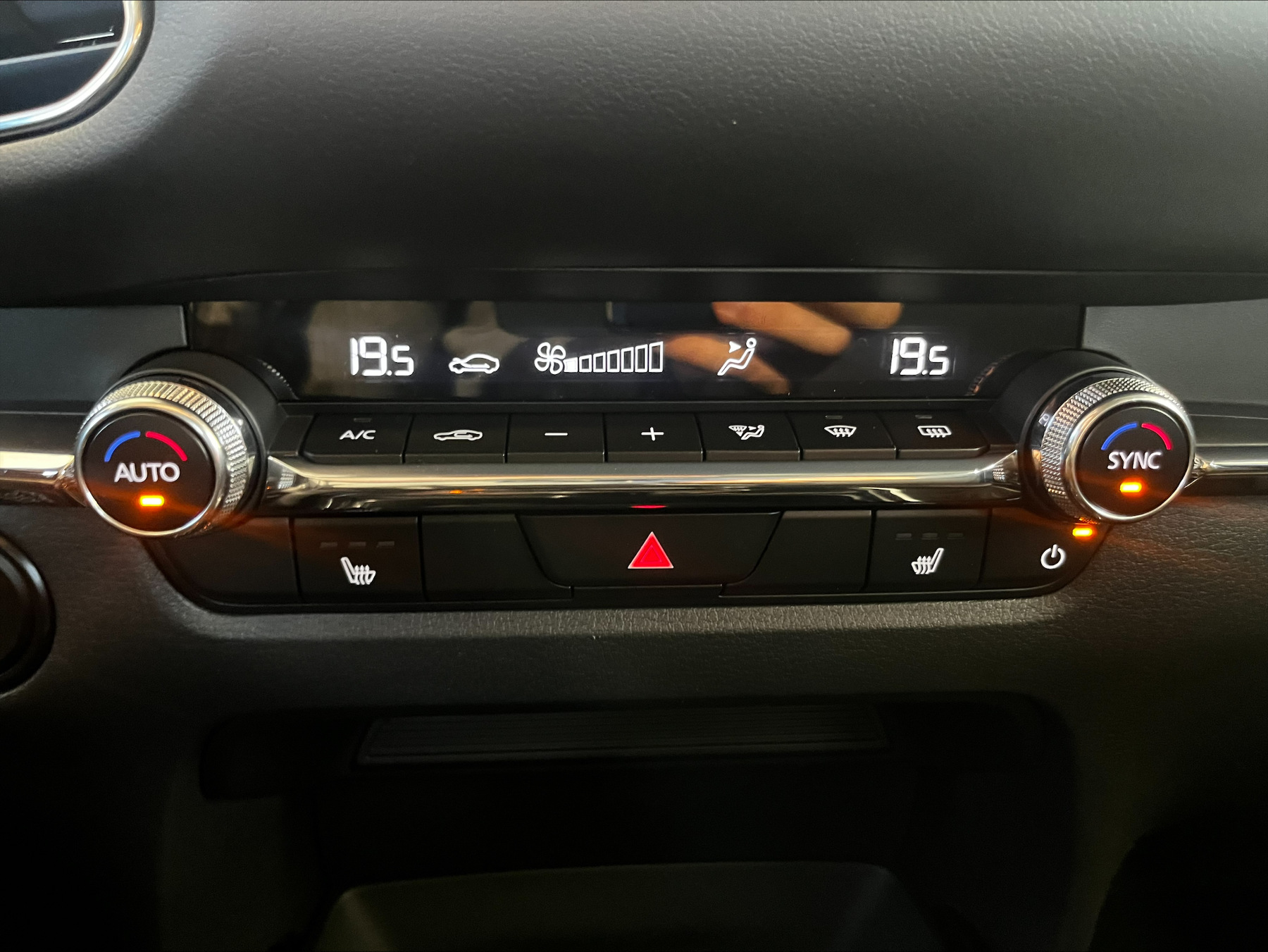 MAZDA CX-30 2.5L e-SKYACTIV G 140ps 6AT FWD Homura MAZDA CX-30 2.5L e-SKYACTIV G 140ps 6AT FWD Homura