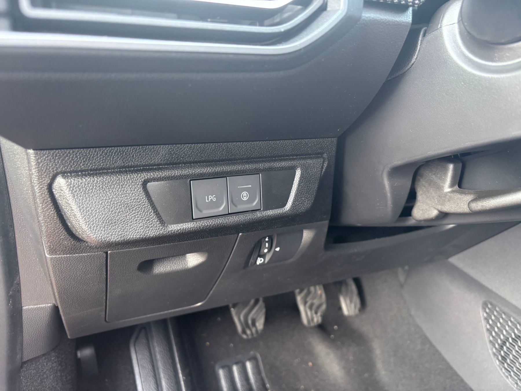 DACIA Jogger Expression ECO-G 100 DACIA Jogger Expression ECO-G 100